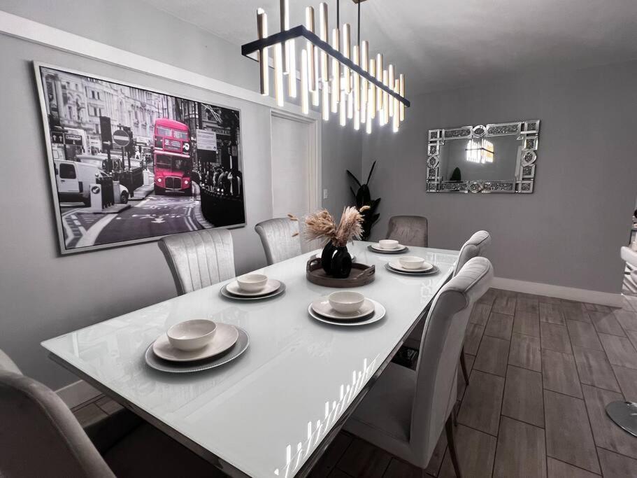 Luxurious Westchester Near Clinics