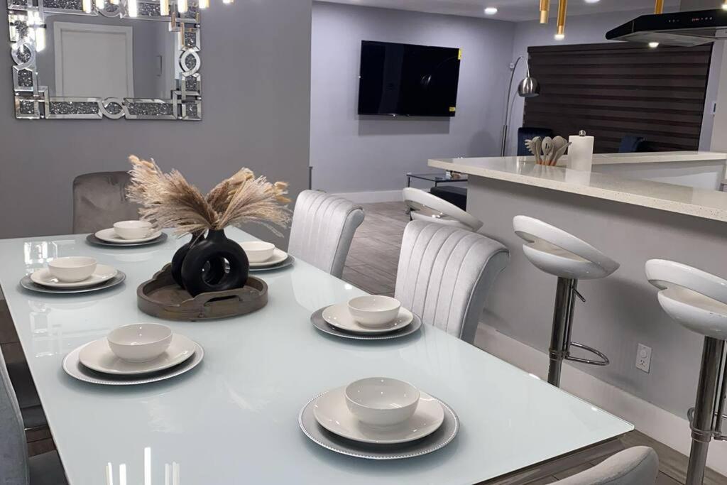 Luxurious Westchester Near Clinics *