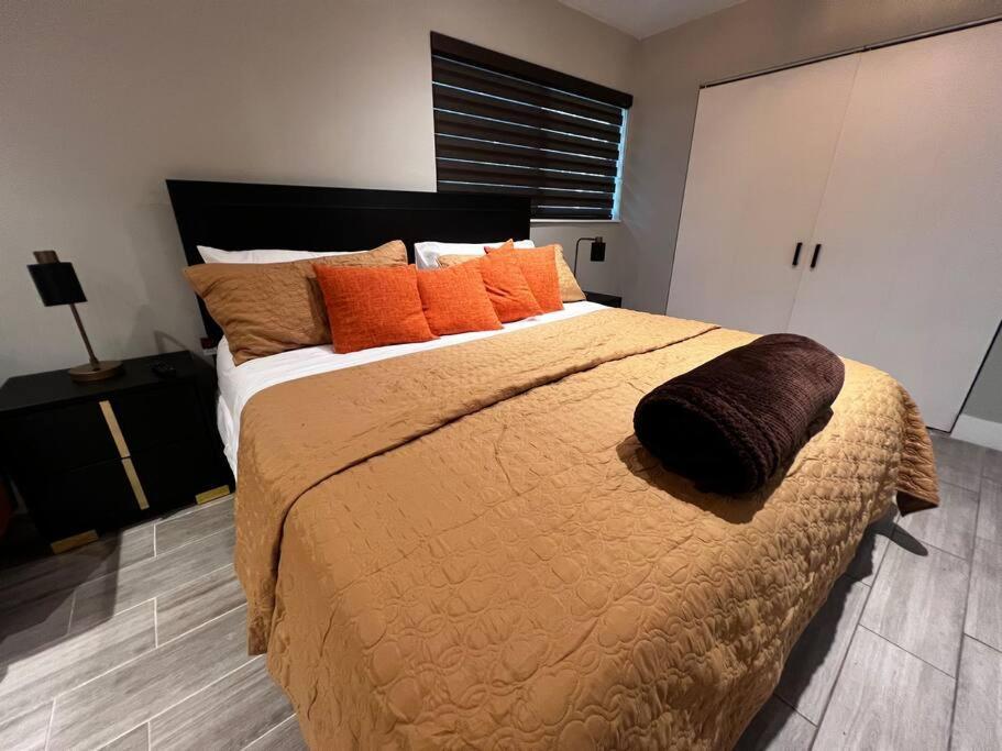 Luxurious Westchester Near Clinics Holiday home
