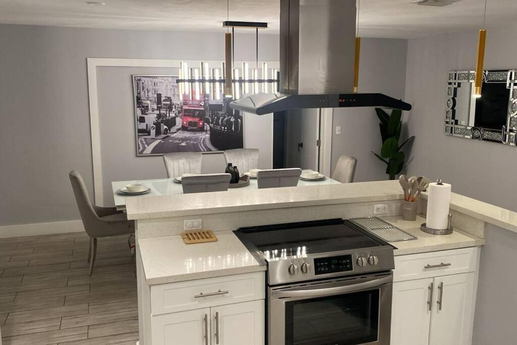 Luxurious Westchester Near Clinics * Miami