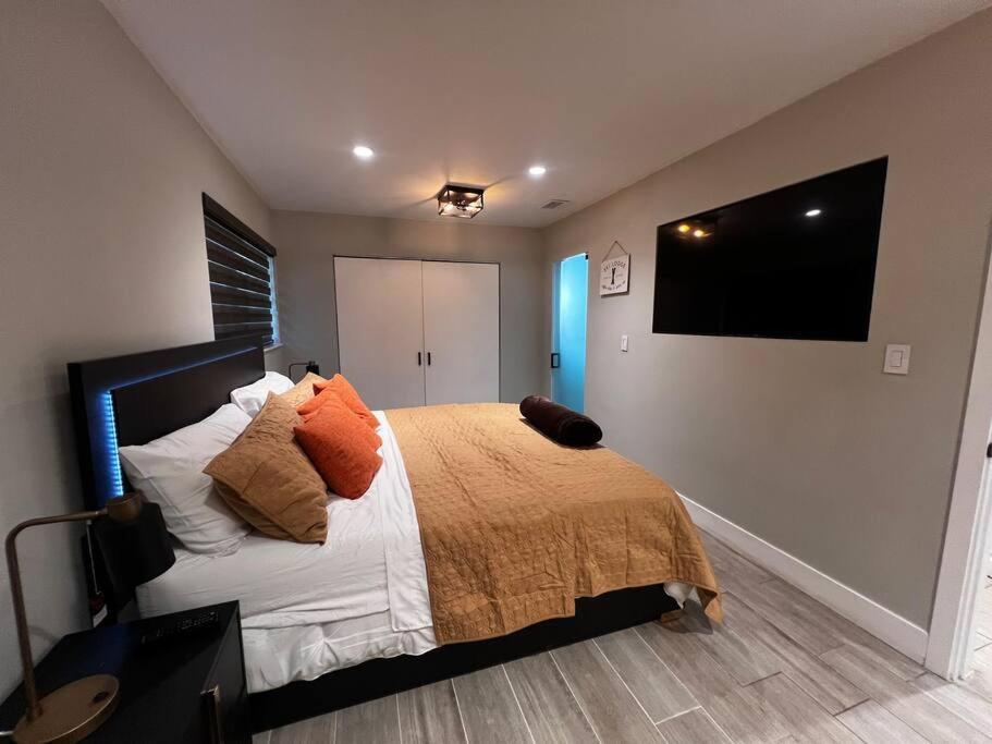 Luxurious Westchester Near Clinics Holiday home