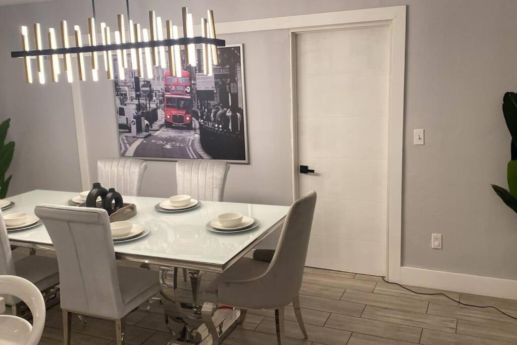 Luxurious Westchester Near Clinics Miami