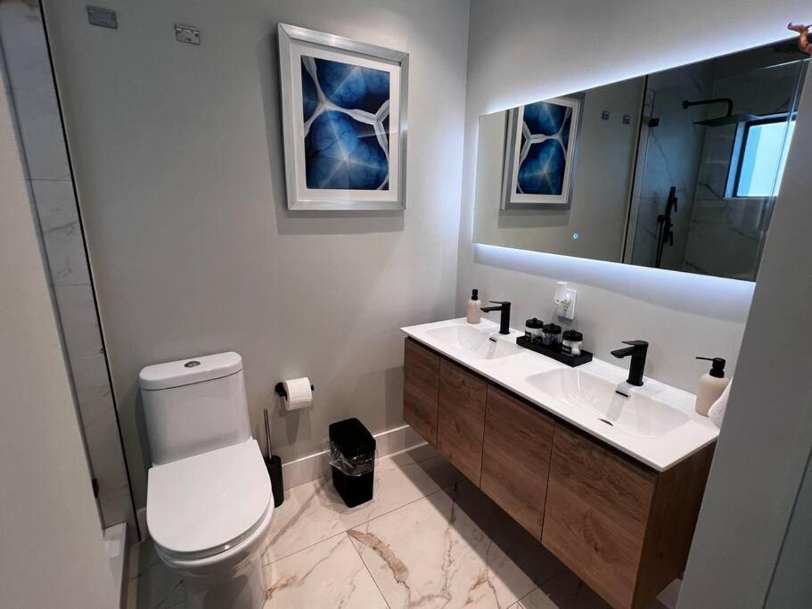 Luxurious Westchester Near Clinics
