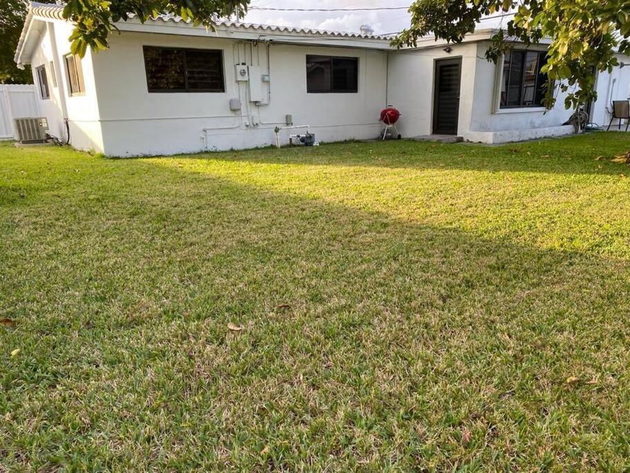 Luxurious Westchester Near Clinics Holiday home Miami